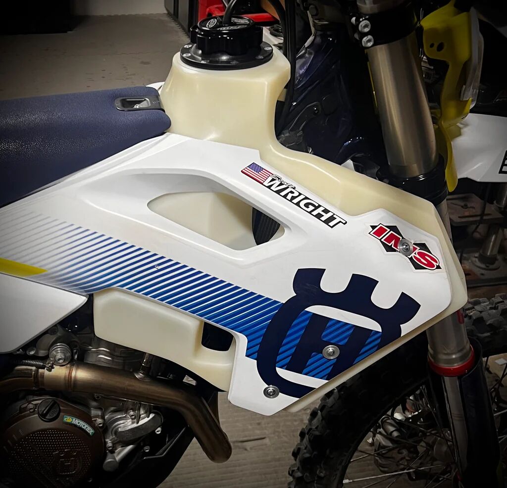 17 Liters/4.5 Gallons Fuel Tank (Screw-in Cap)