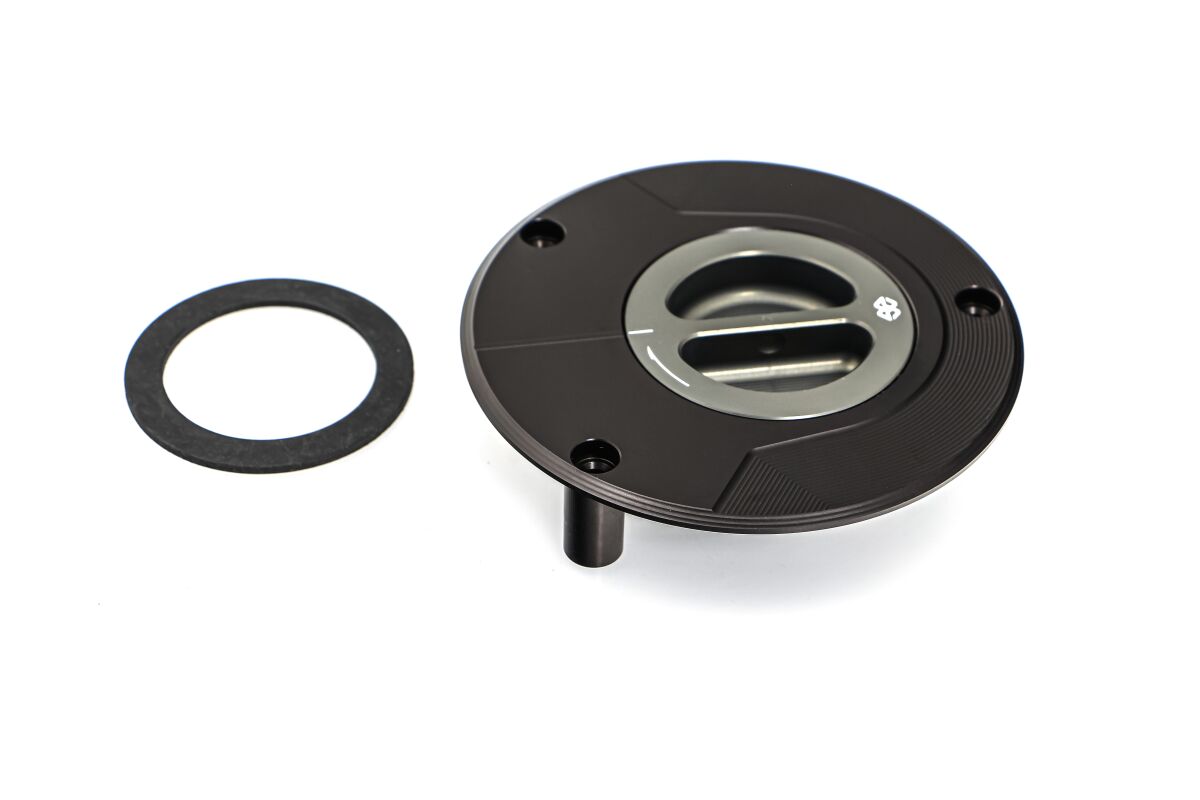 FUEL CAP 750 HORNET BK