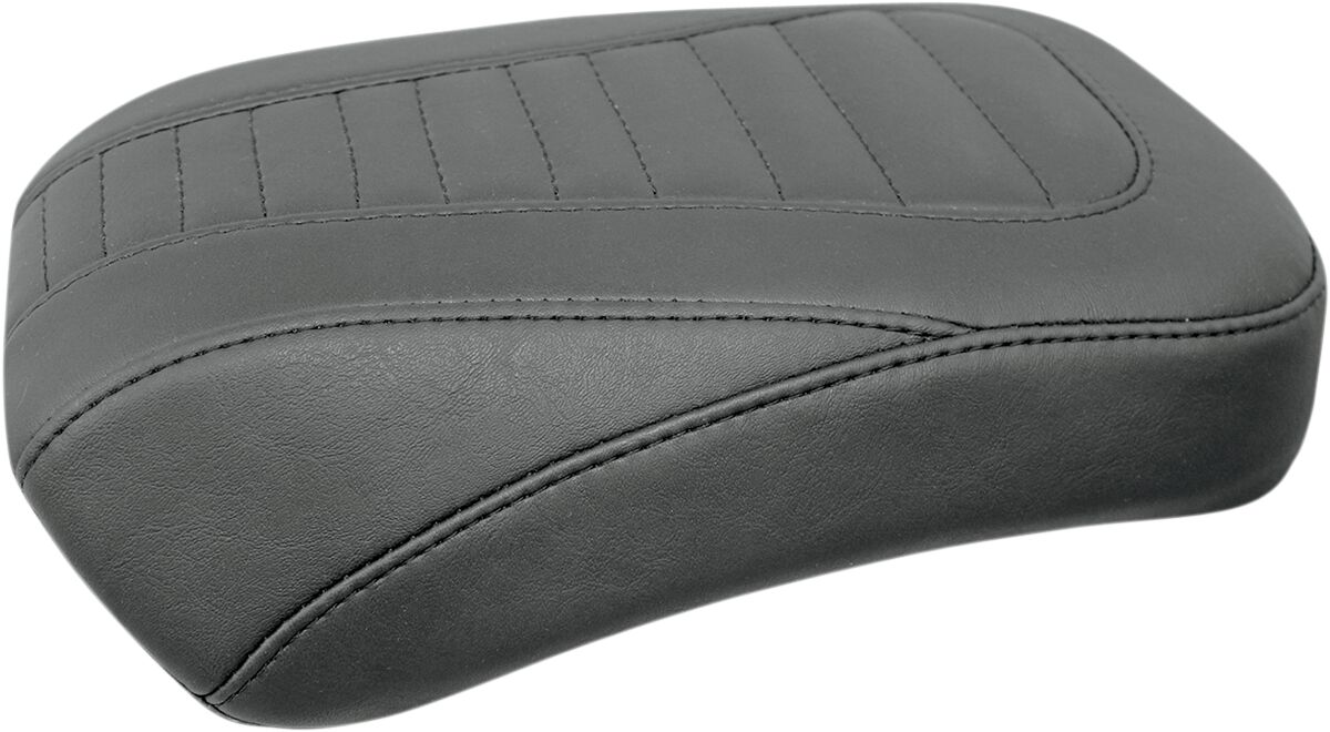 PILLION PAD TRIPPER™ SOLO TUCK N' ROLL STITCH