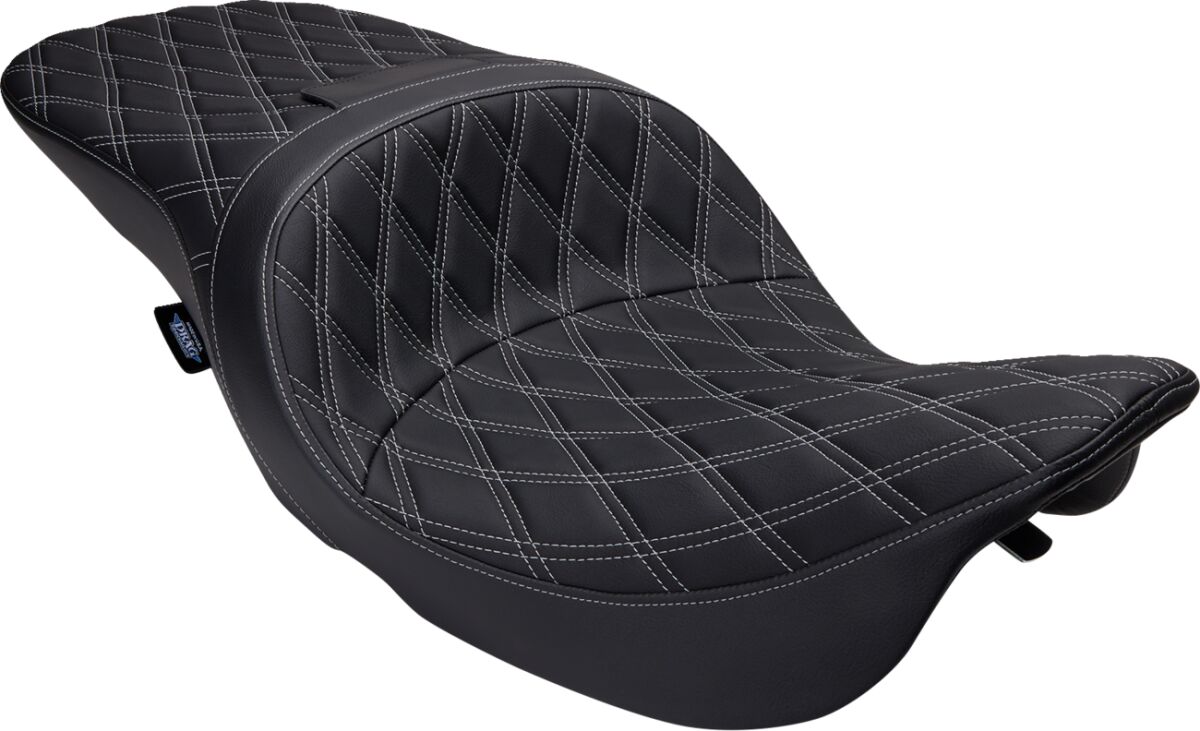 Seat Freedom Tour, Bk DD w/Sv stch vinyl, FLHT/R/X,FLHTC/U/G