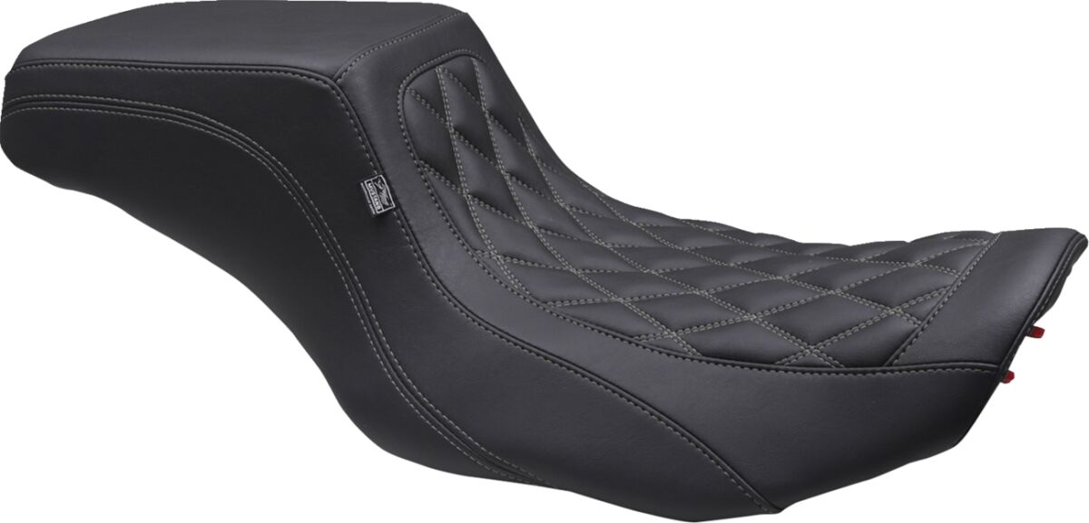 SEAT SQUAREBACK DDIAMOND BLACK GM THRD SMTH PASS