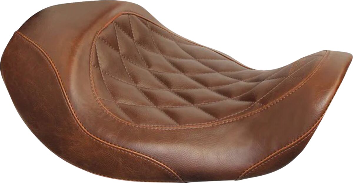 SEAT WIDE TRIPPER™ FORWARD SOLO DIAMOND STITCHED BROWN