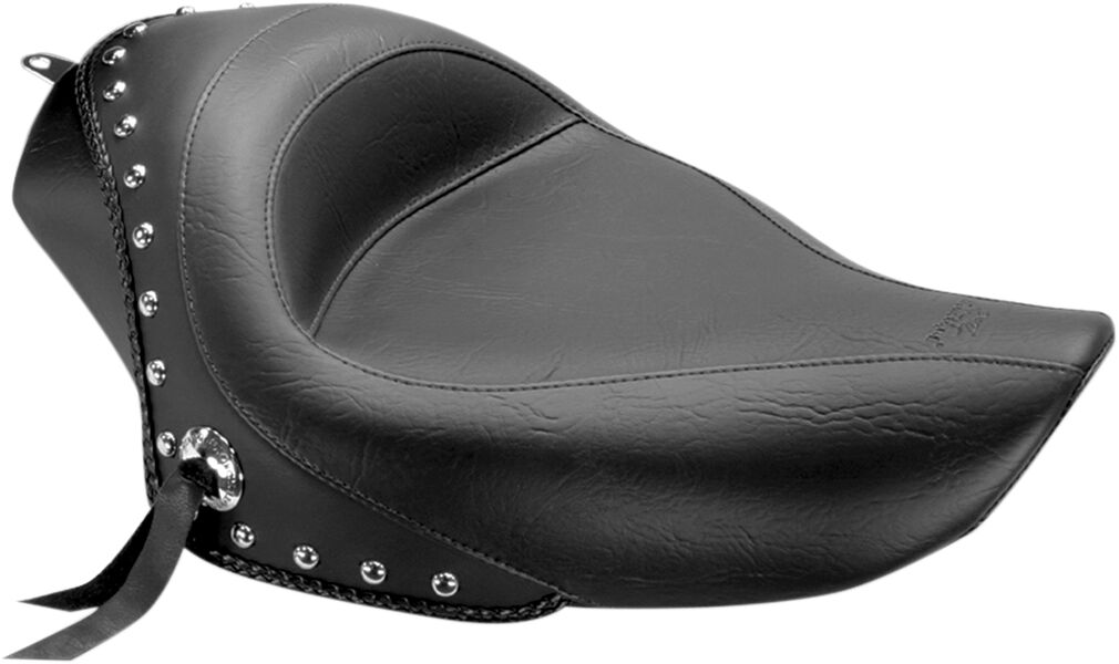 SEAT SOLO STUDDED WITH CONCHOS