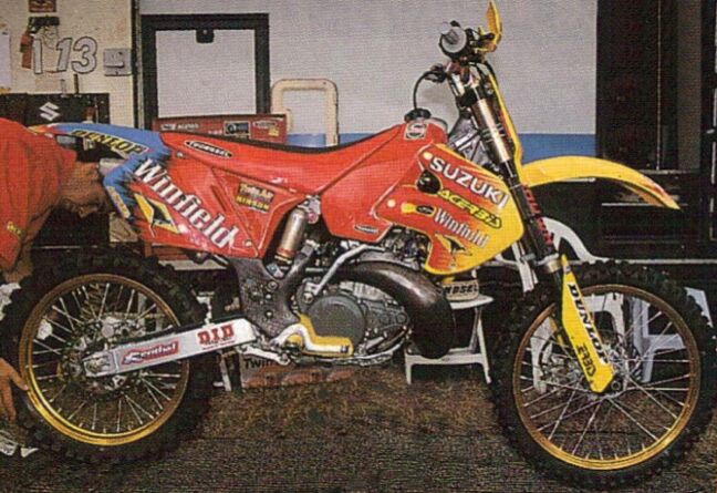 Istmekate Team Suzuki 99