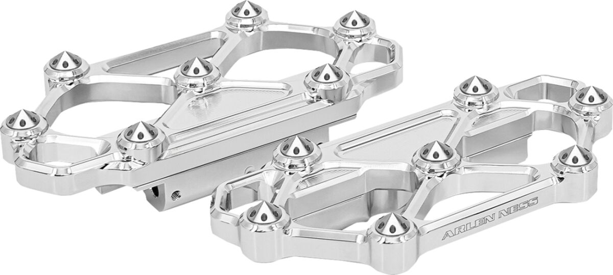 FLOORBOARD PASSENGER DIAMOND CHROME