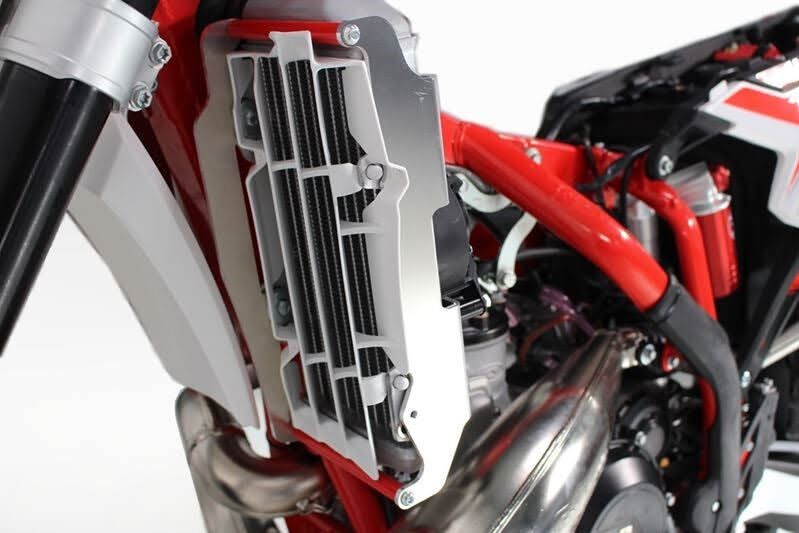 RADIATOR BRACE RR125-300 20-23 RD
