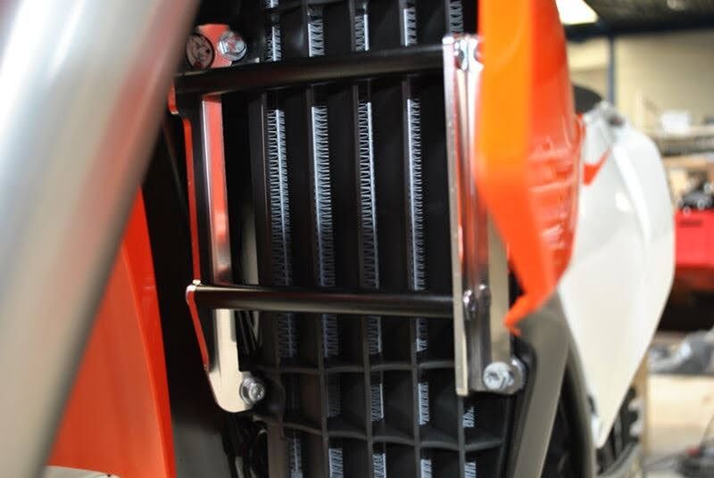 RADIATOR BRACE HVA TC/FC 18