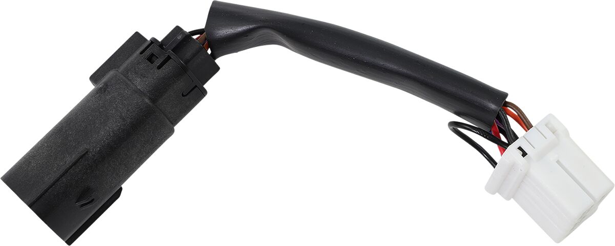 Juhtmestiku adapter, tagaporitiib