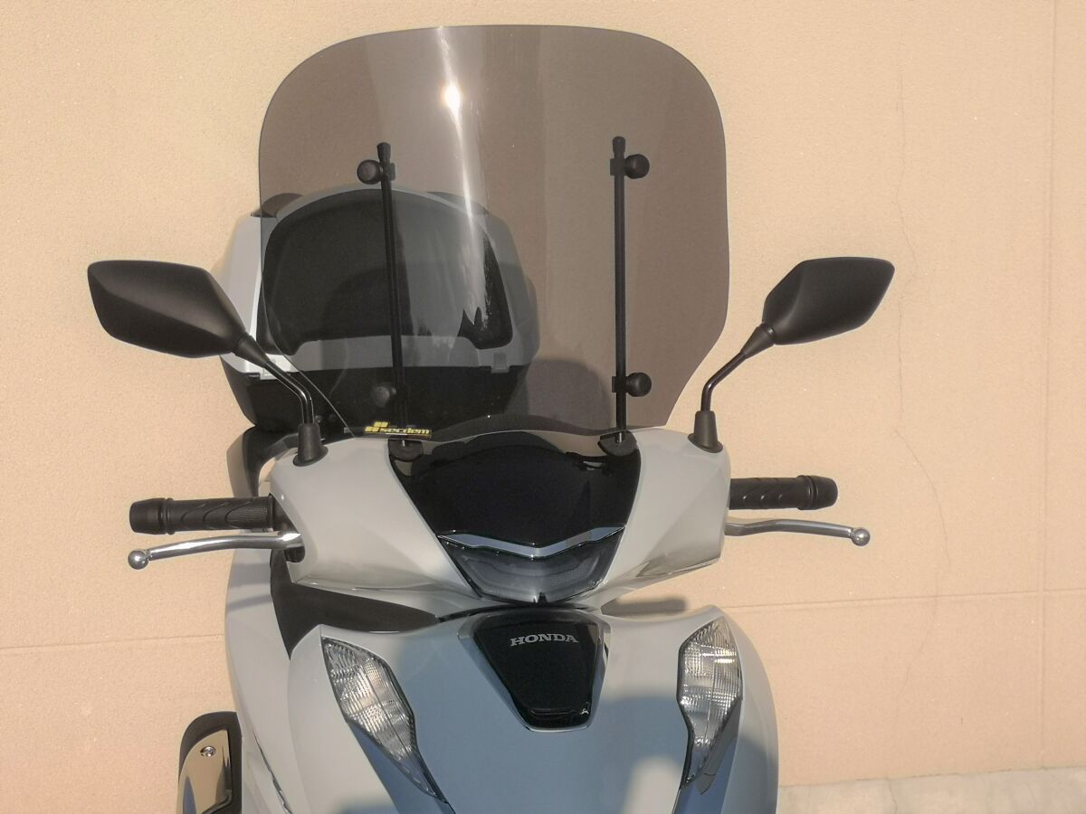 Tuuleklaas HP, Honda SH125, läbipaistev