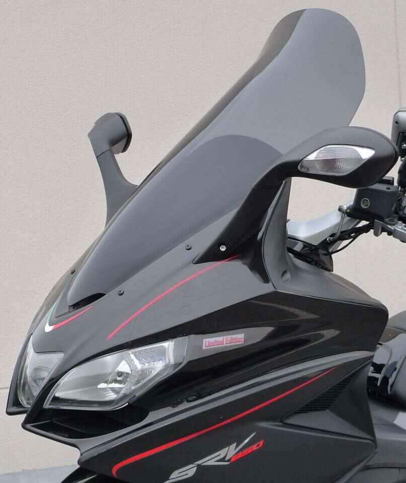 Tuuleklaas HP, Aprilia SRV850, tumendatud