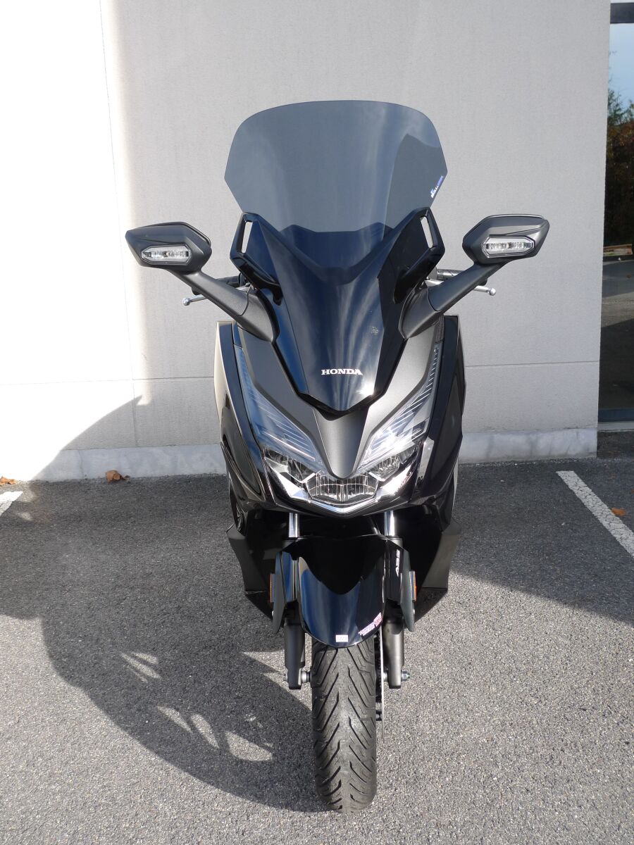 Tuuleklaas, Forza 125, läbipaistev