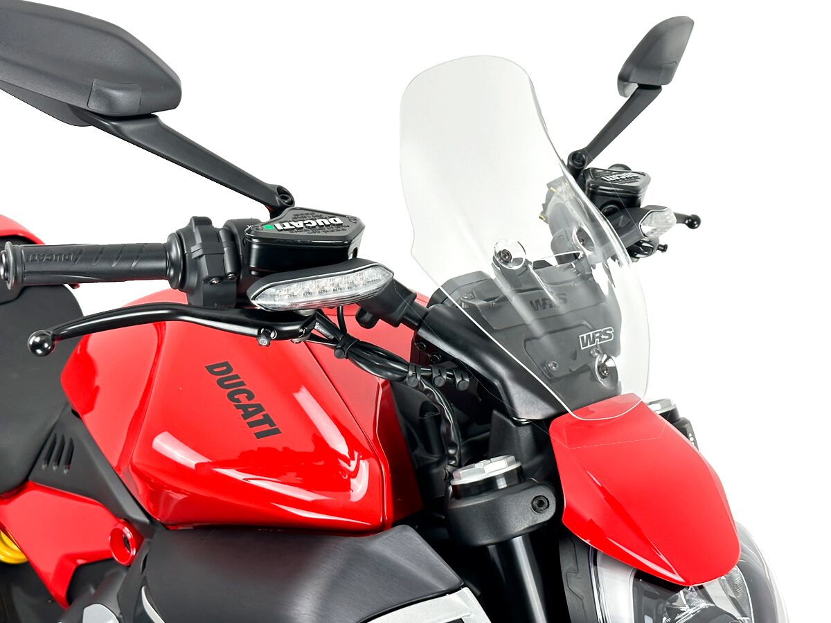 Tuuleklaas, turismi, Diavel V4, läbipaistev
