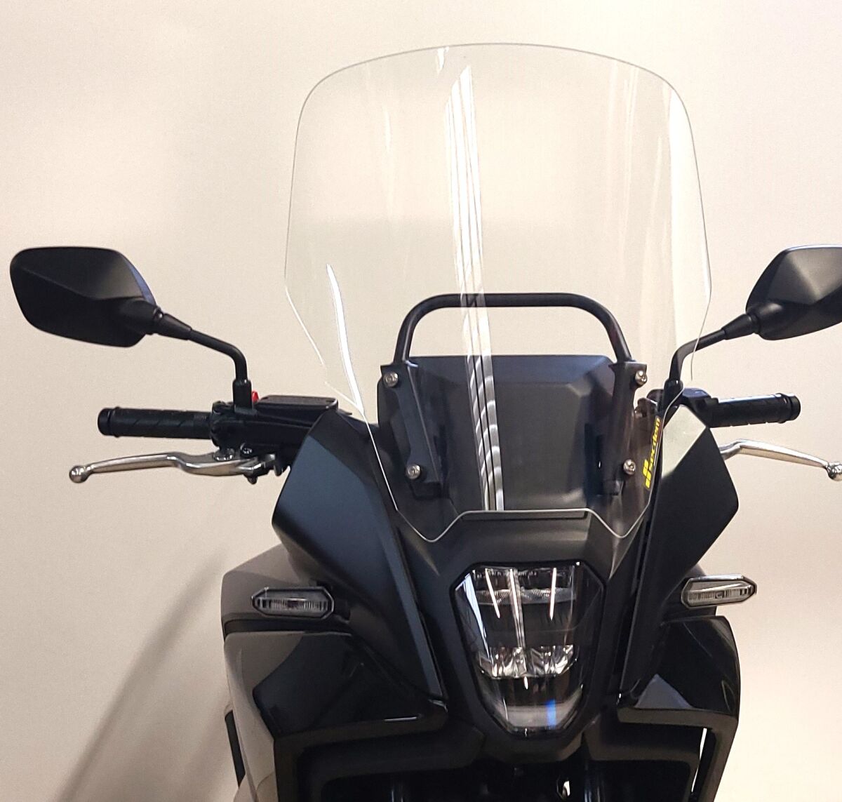 Tuuleklaas HP, Honda NX500, läbipaistev