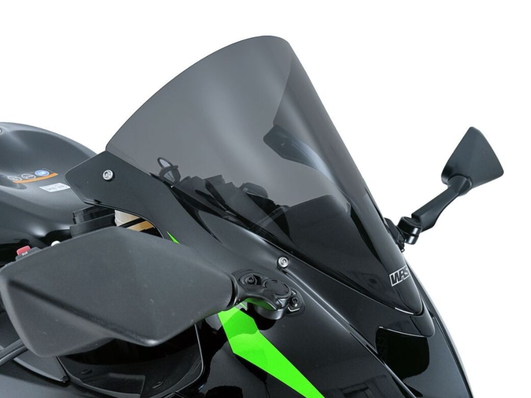 Tuuleklaas Race ZX-6R, tugevalt tumendatud