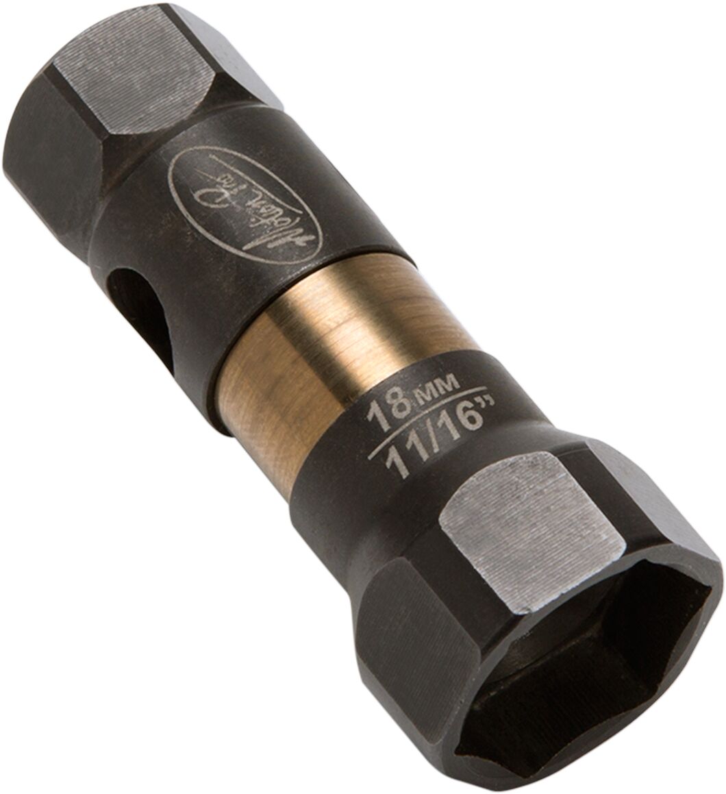 Süüteküünla võti 18 mm, must
